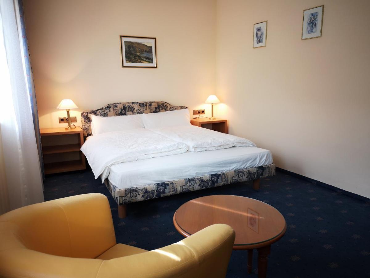 Landhotelullrich Baumholder Bagian luar foto